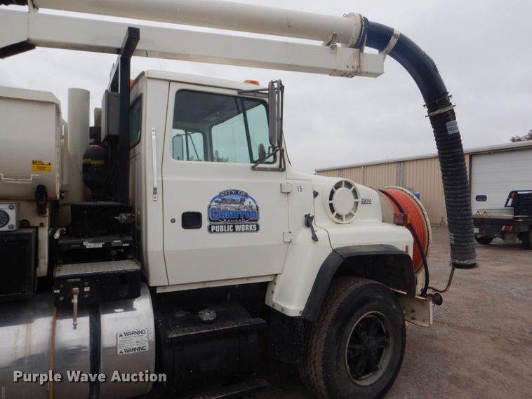 image for item FJ9882 1995 Ford L8000 sewer rodder truck