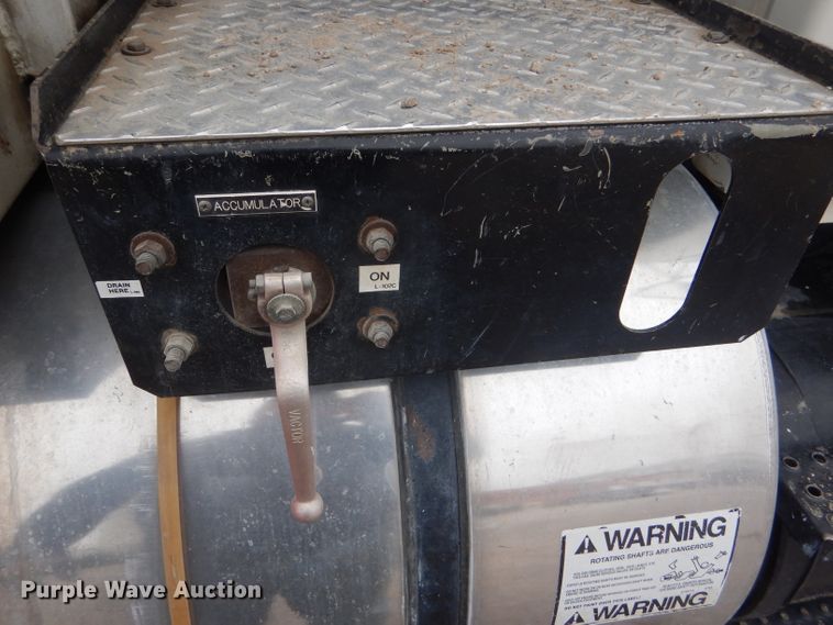 image for item FJ9882 1995 Ford L8000 sewer rodder truck