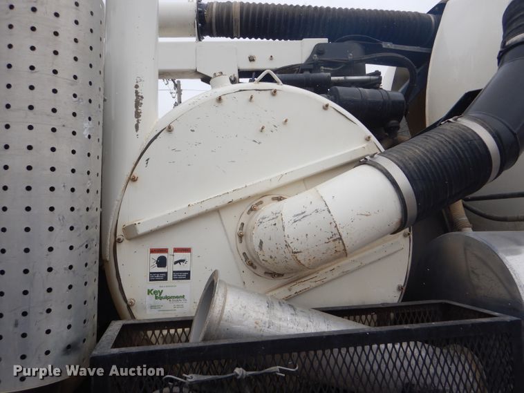 image for item FJ9882 1995 Ford L8000 sewer rodder truck