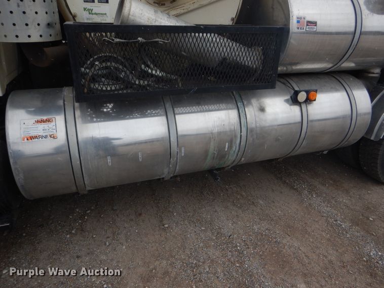 image for item FJ9882 1995 Ford L8000 sewer rodder truck