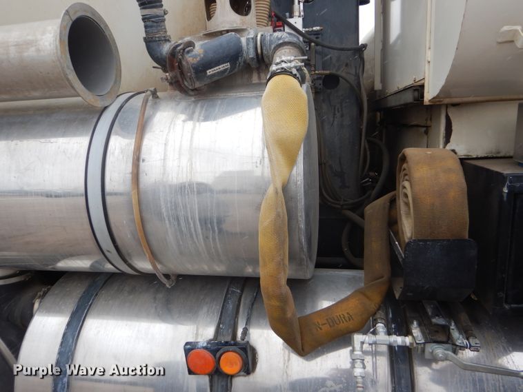 image for item FJ9882 1995 Ford L8000 sewer rodder truck