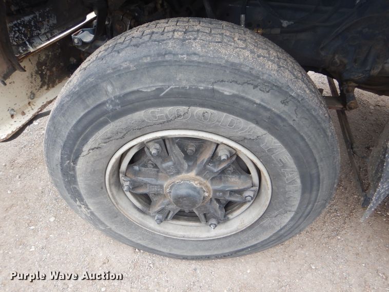 image for item FJ9882 1995 Ford L8000 sewer rodder truck