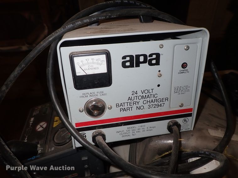 image for item FK9608 (2) floor machines