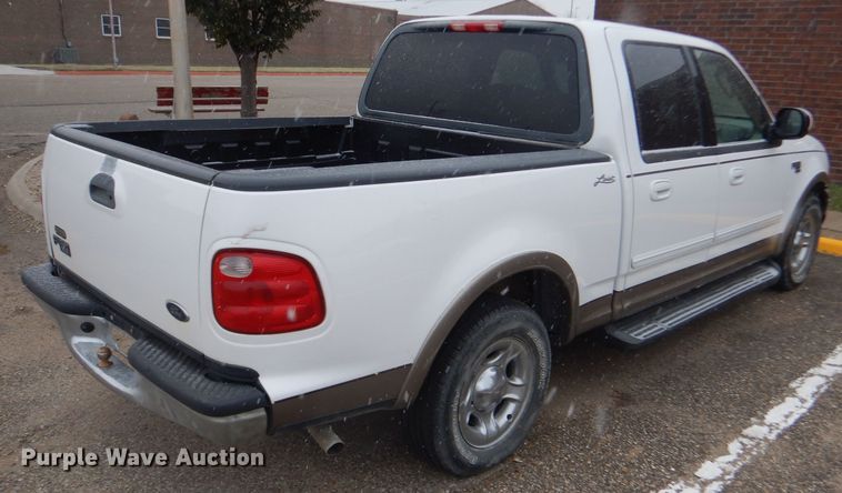 image for item FT9743 2002 Ford F150 Lariat SuperCrew pickup truck