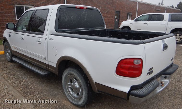 image for item FT9743 2002 Ford F150 Lariat SuperCrew pickup truck