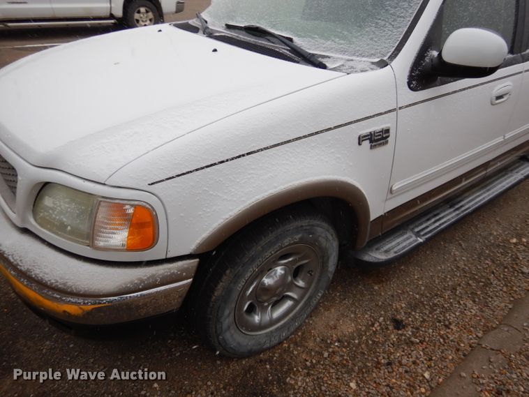 image for item FT9743 2002 Ford F150 Lariat SuperCrew pickup truck