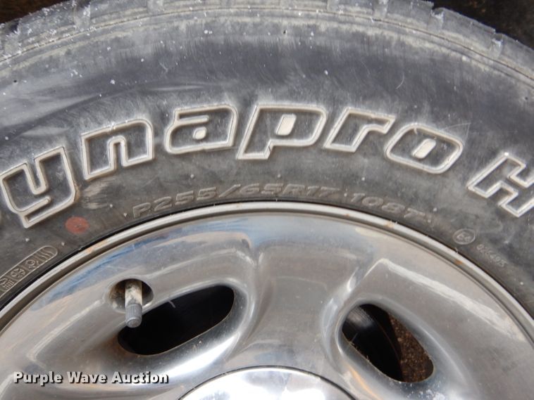 image for item FT9743 2002 Ford F150 Lariat SuperCrew pickup truck