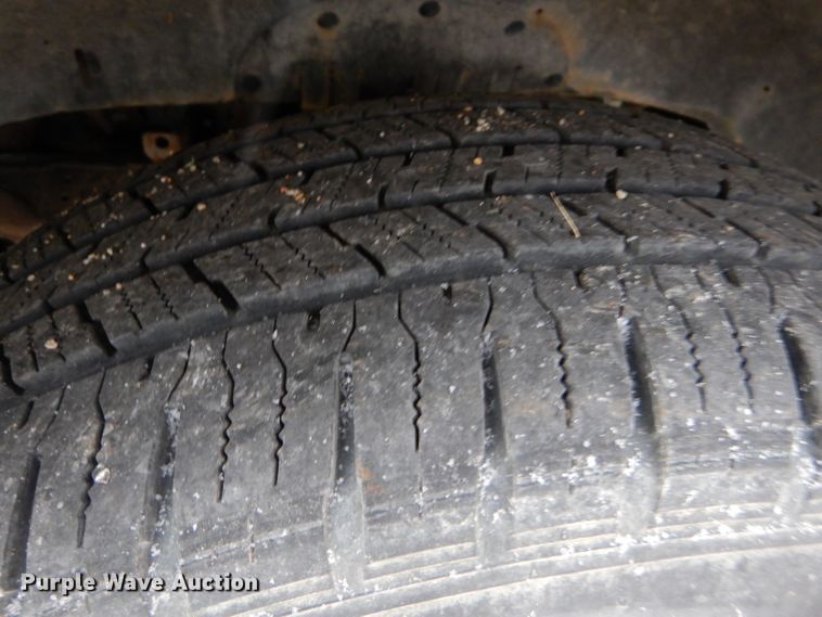 image for item FT9743 2002 Ford F150 Lariat SuperCrew pickup truck