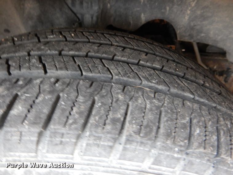 image for item FT9743 2002 Ford F150 Lariat SuperCrew pickup truck