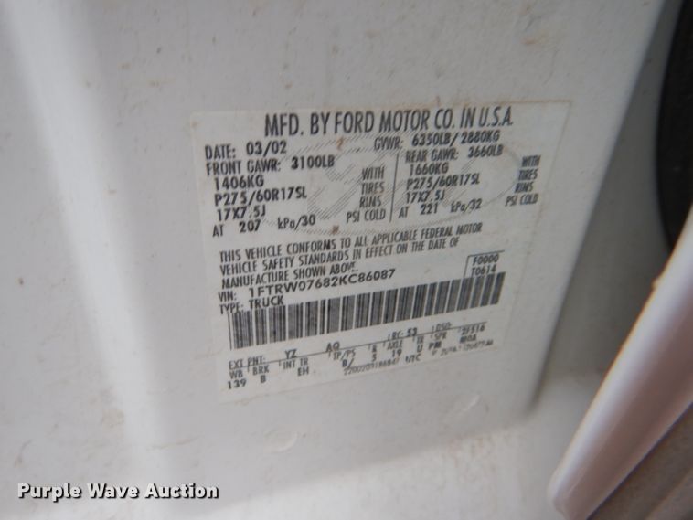 image for item FT9743 2002 Ford F150 Lariat SuperCrew pickup truck