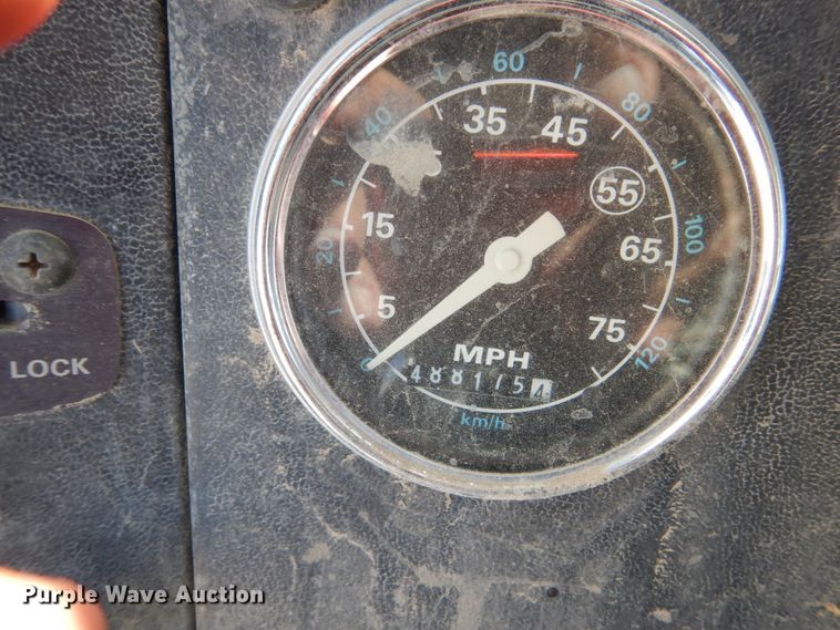 image for item FU9543 1986 Ford LT9000 semi truck