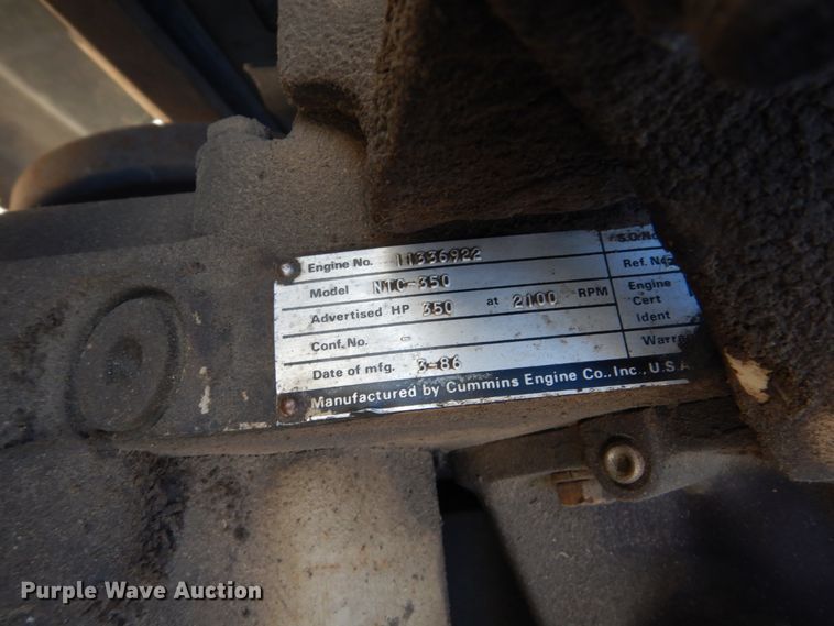 image for item FU9543 1986 Ford LT9000 semi truck