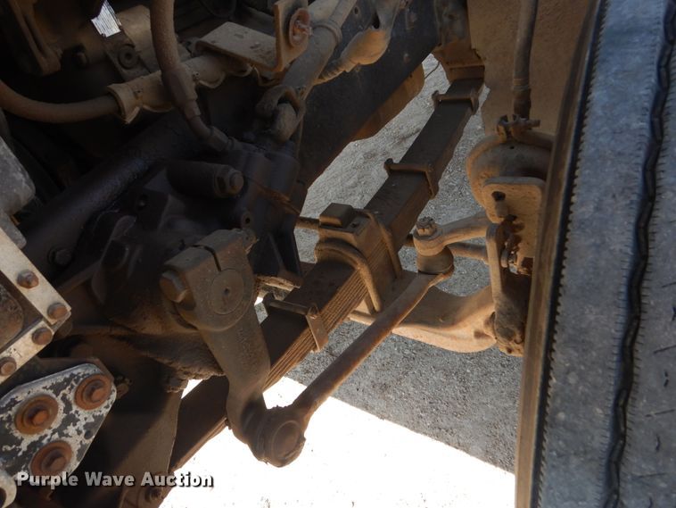 image for item FU9543 1986 Ford LT9000 semi truck