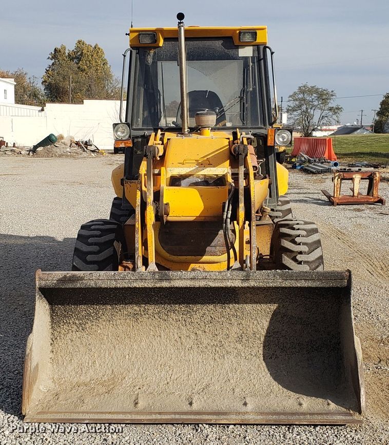 image for item FW9539 1995 JCB 210SL landscape tractor