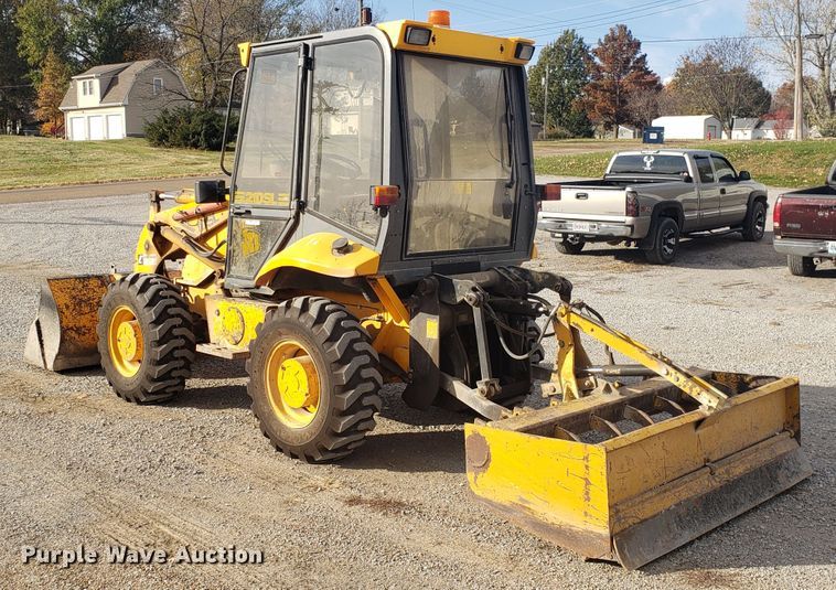 image for item FW9539 1995 JCB 210SL landscape tractor