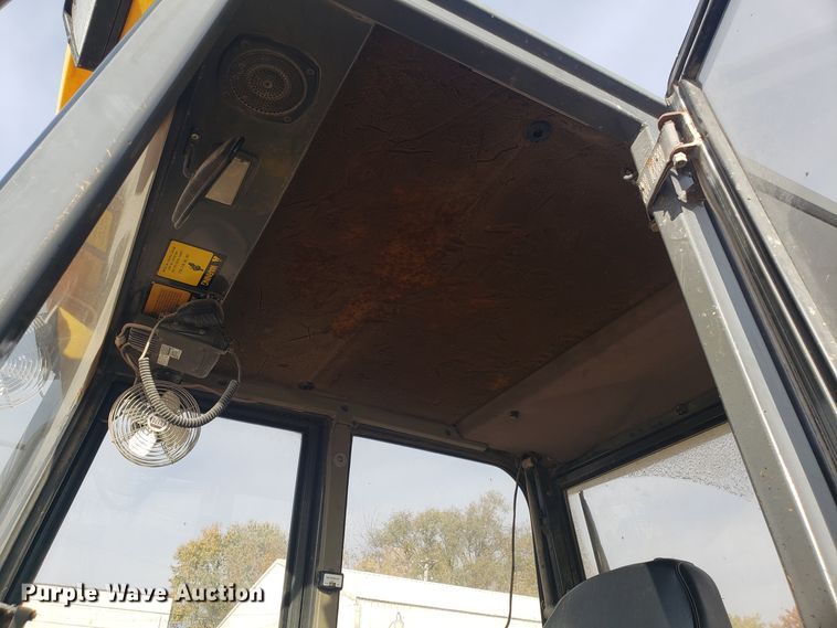 image for item FW9539 1995 JCB 210SL landscape tractor