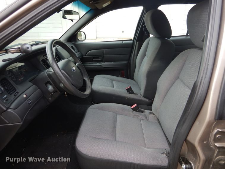 image for item GC9392 2011 Ford Crown Victoria Police Interceptor