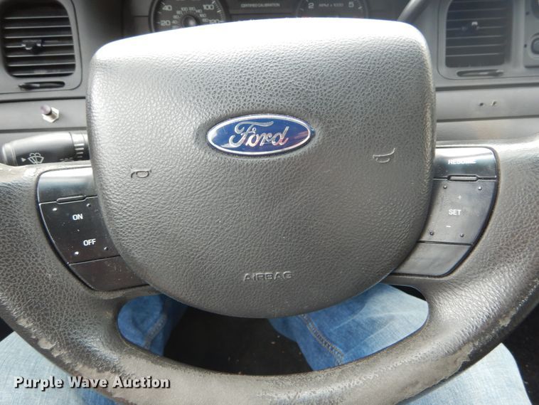 image for item GC9392 2011 Ford Crown Victoria Police Interceptor