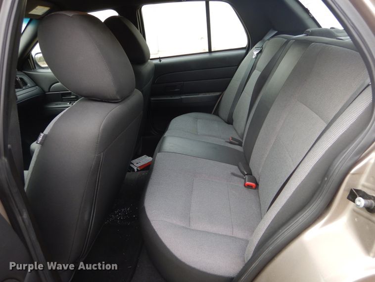 image for item GC9392 2011 Ford Crown Victoria Police Interceptor