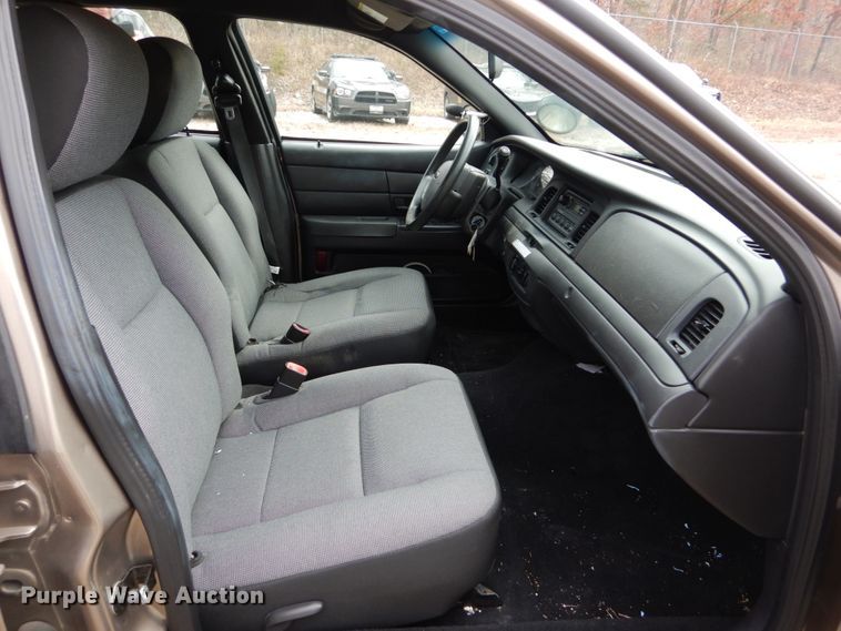 image for item GC9392 2011 Ford Crown Victoria Police Interceptor