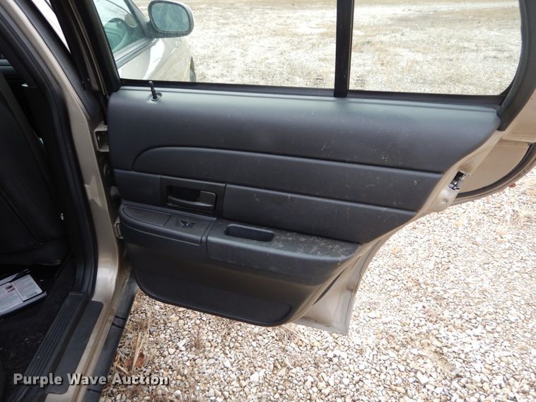 image for item GC9392 2011 Ford Crown Victoria Police Interceptor