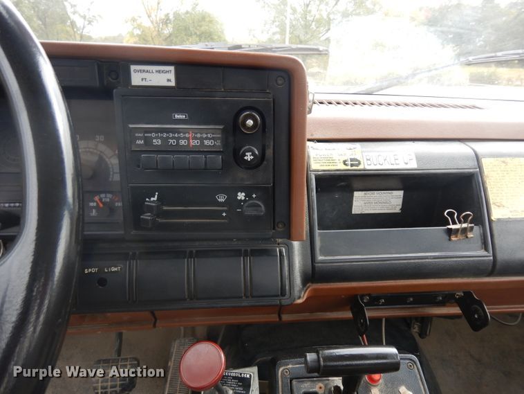 image for item GI9466 1991 GMC TopKick bucket truck