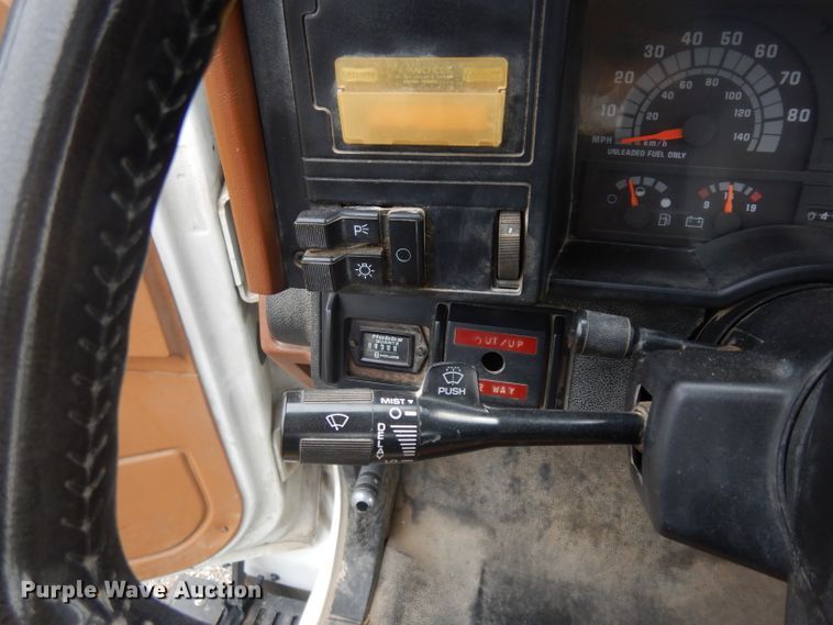 image for item GI9466 1991 GMC TopKick bucket truck