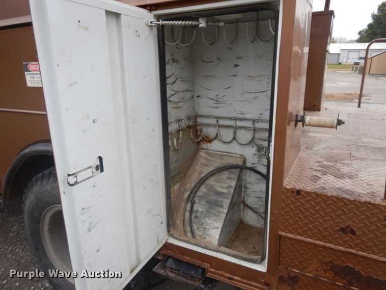 image for item GI9466 1991 GMC TopKick bucket truck