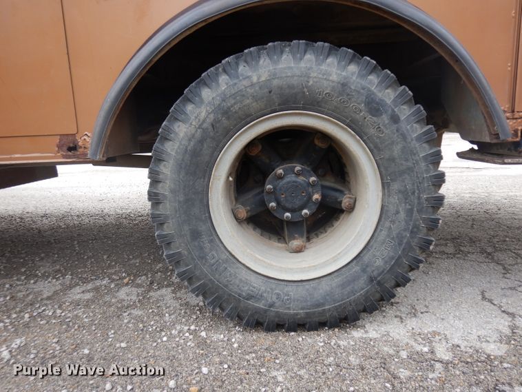 image for item GI9466 1991 GMC TopKick bucket truck