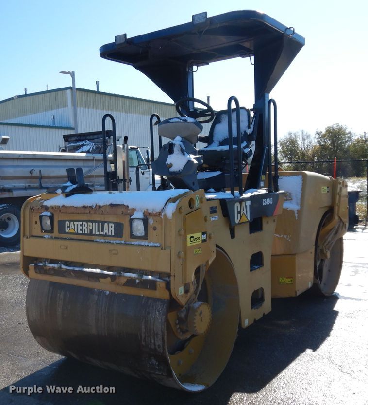 image for item GI9471 2007 Caterpillar CB434D double drum vibratory roller