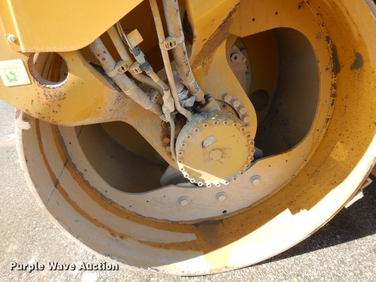 image for item GI9471 2007 Caterpillar CB434D double drum vibratory roller