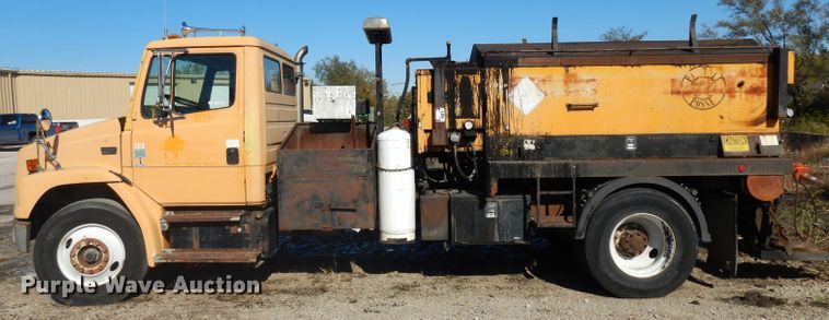 image for item GI9474 1998 Freightliner FL70 asphalt truck