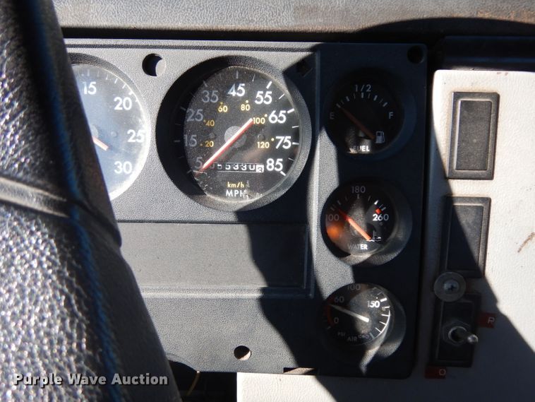 image for item GI9474 1998 Freightliner FL70 asphalt truck