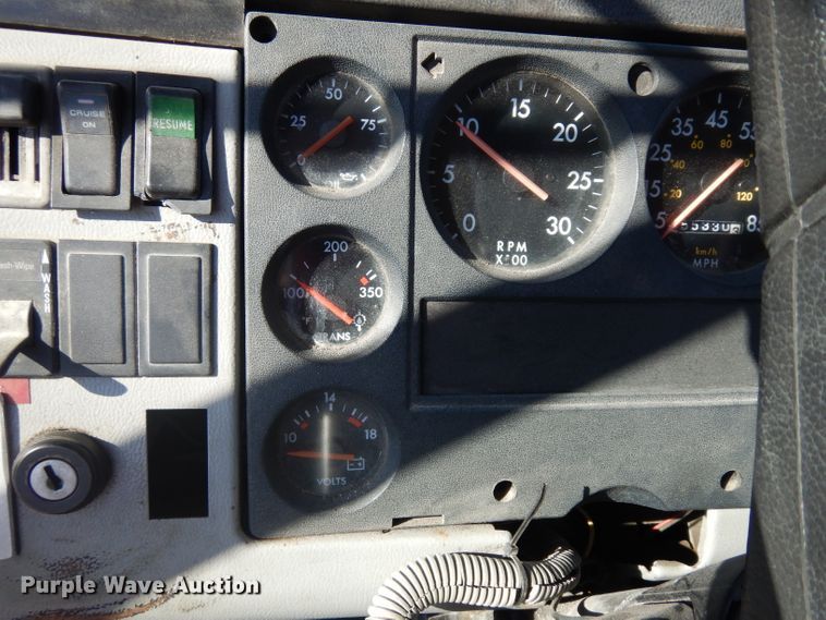 image for item GI9474 1998 Freightliner FL70 asphalt truck