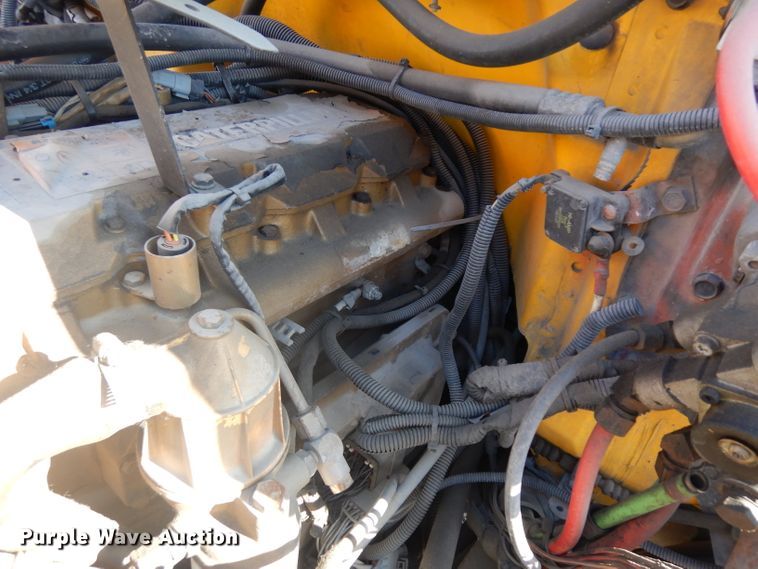 image for item GI9474 1998 Freightliner FL70 asphalt truck