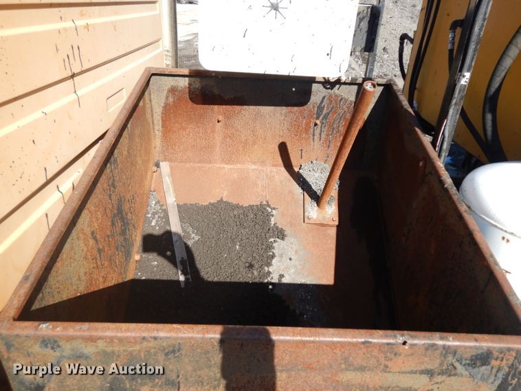 image for item GI9474 1998 Freightliner FL70 asphalt truck