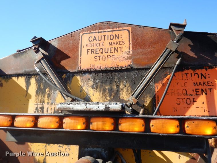 image for item GI9474 1998 Freightliner FL70 asphalt truck