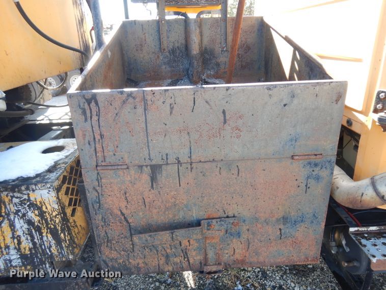 image for item GI9474 1998 Freightliner FL70 asphalt truck