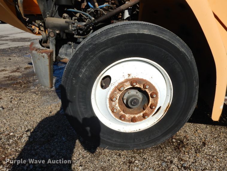 image for item GI9474 1998 Freightliner FL70 asphalt truck