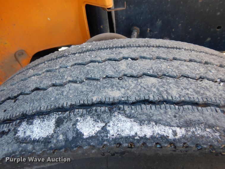 image for item GI9474 1998 Freightliner FL70 asphalt truck