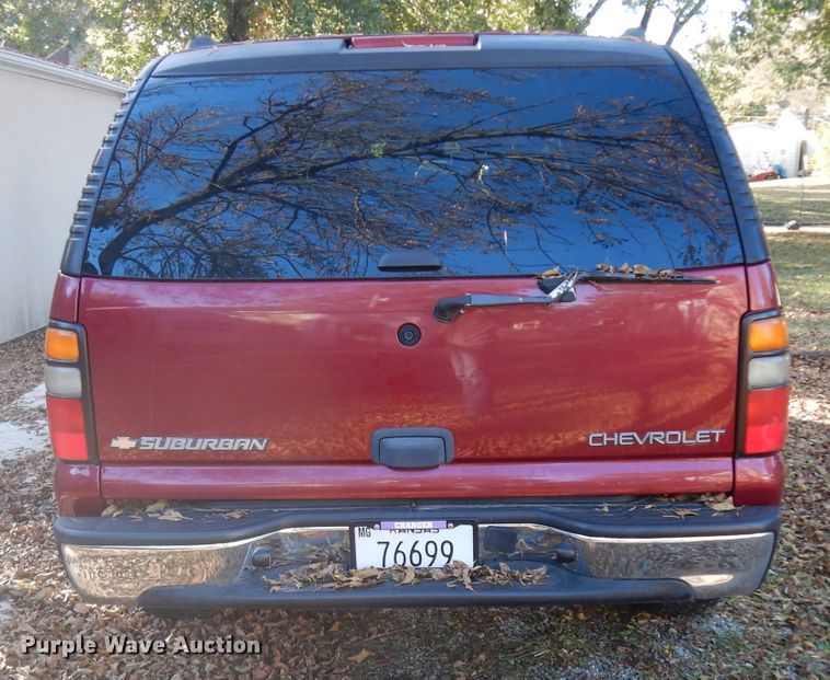 image for item GI9475 2005 Chevrolet Suburban 1500 SUV