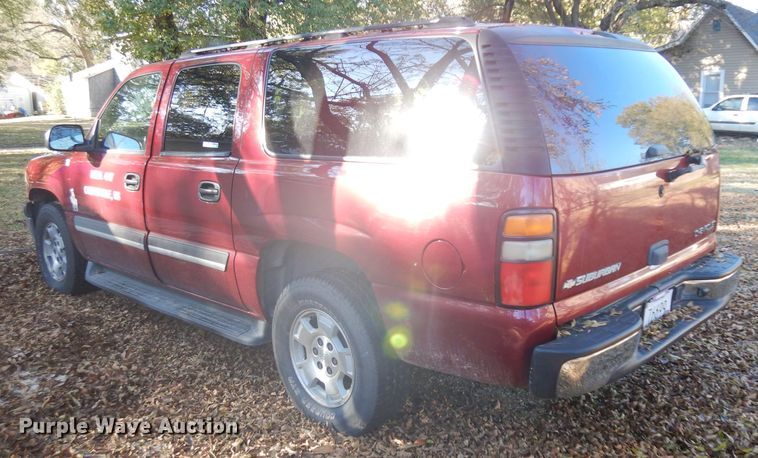 image for item GI9475 2005 Chevrolet Suburban 1500 SUV