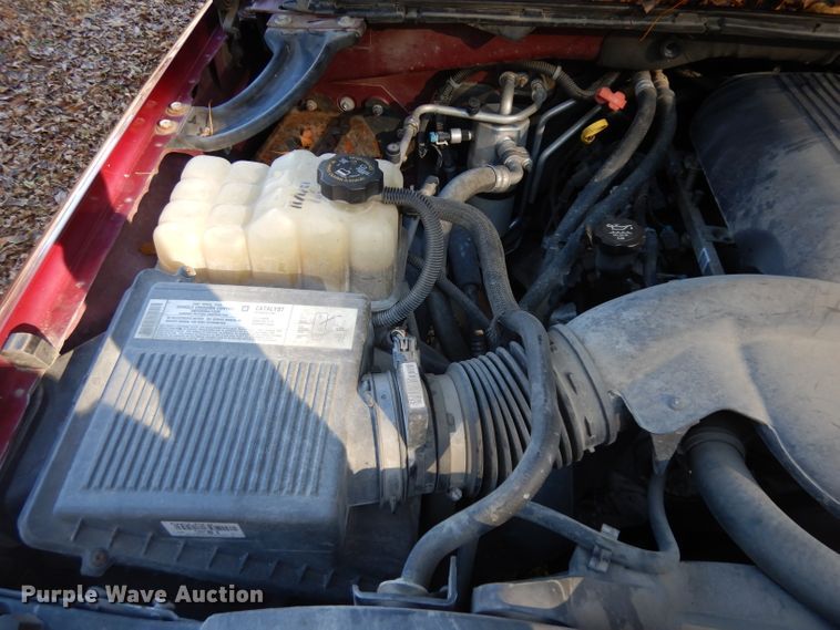 image for item GI9475 2005 Chevrolet Suburban 1500 SUV