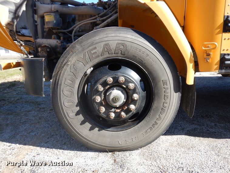 image for item GI9477 2006 Thomas school bus