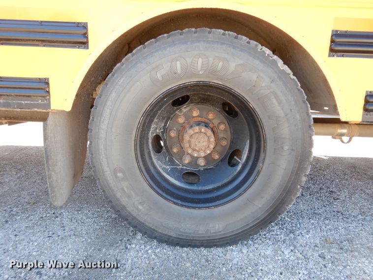 image for item GI9477 2006 Thomas school bus