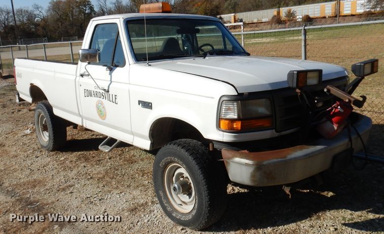 image for item GJ9019 1997 Ford F350 pickup truck