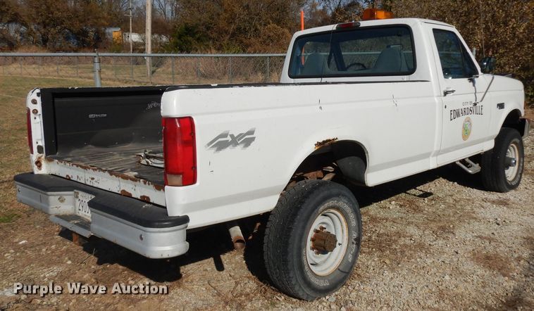 image for item GJ9019 1997 Ford F350 pickup truck