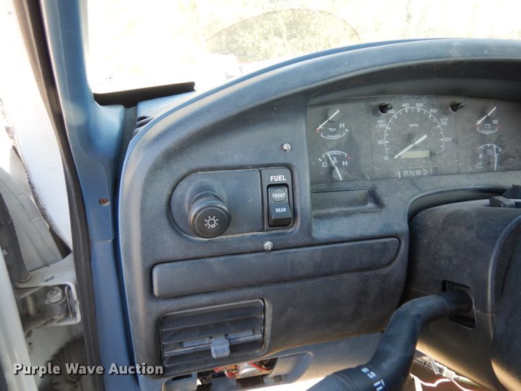 image for item GJ9019 1997 Ford F350 pickup truck