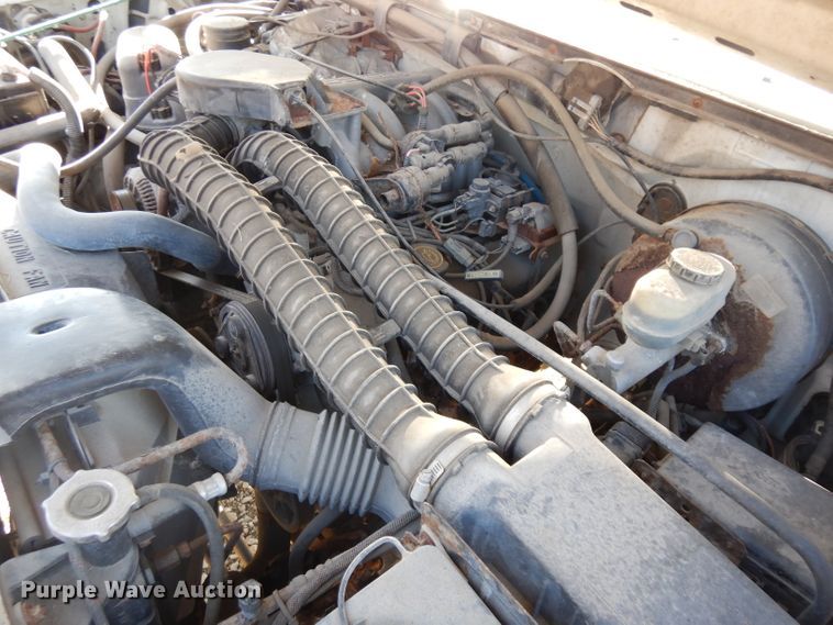 image for item GJ9019 1997 Ford F350 pickup truck