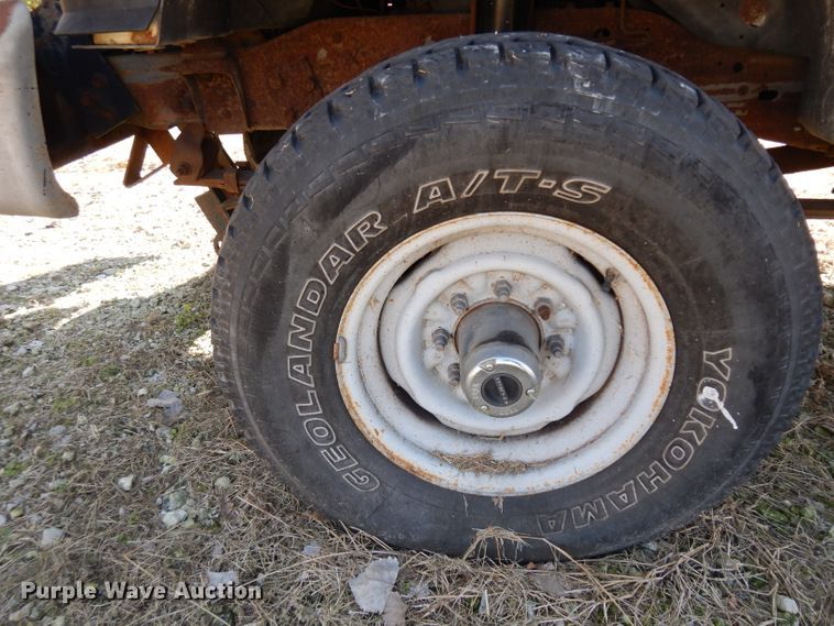 image for item GJ9019 1997 Ford F350 pickup truck